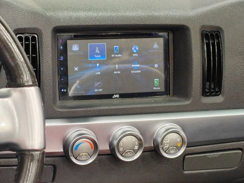 Used 2003 Chevrolet SSR w/ Preferred Equipment Group RWD image 7