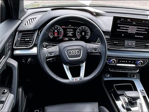 Certified 2025 Audi Q5 2.0T Premium Plus w/ Premium Plus Package AWD/4WD image 19