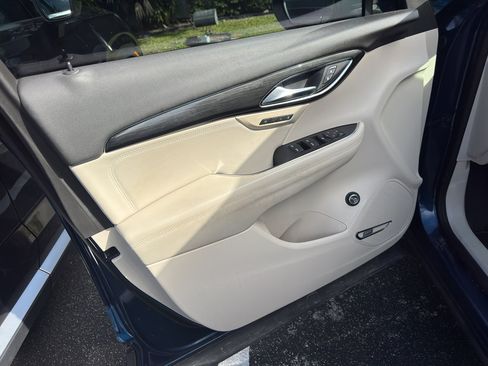 Used 2022 Buick Envision Essence w/ Technology Package I image 10