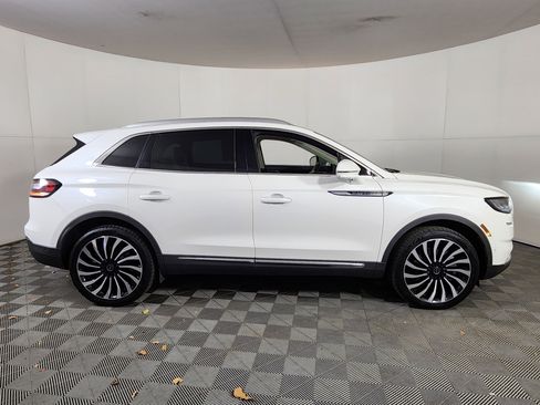 Used 2022 Lincoln Nautilus Black Label w/ Class II Trailer Tow Package image 8