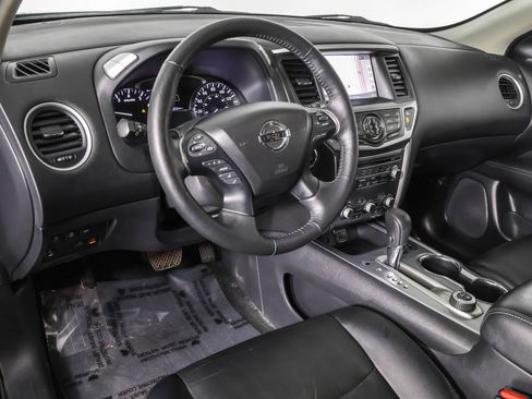 Used 2019 Nissan Pathfinder SL image 5