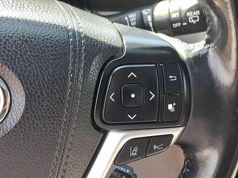 Used 2017 Toyota Highlander XLE w/ Protection Package #3 AWD/4WD image 24