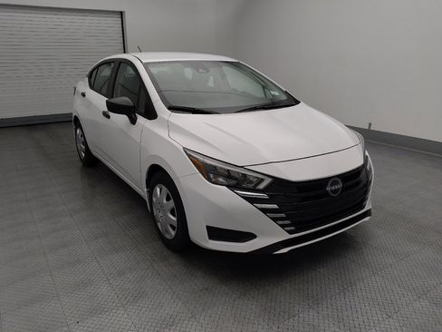 Used 2025 Nissan Versa S w/ Trunk Package FWD image 14