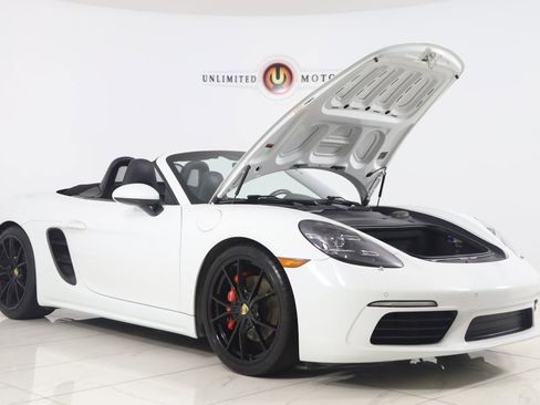 Used 2017 Porsche 718 Boxster S RWD image 25