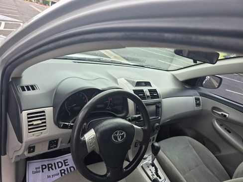 Used 2013 Toyota Corolla LE Special Edition image 11