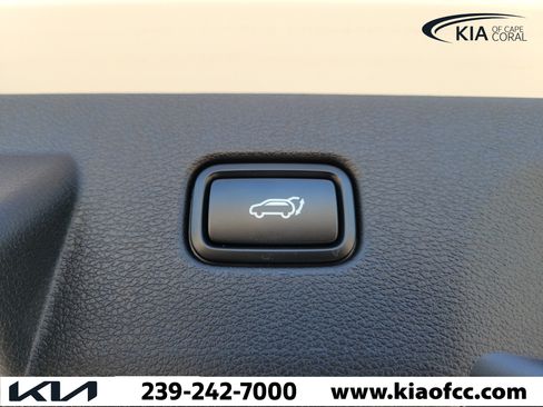 Certified 2026 Kia Sportage EX w/ EX Panorama Roof Package FWD image 11