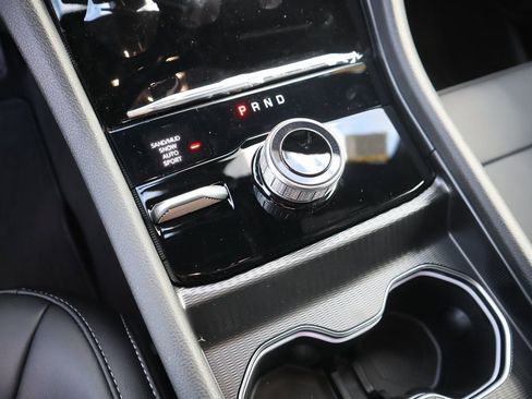 New 2025 Jeep Grand Cherokee L Limited w/ Black Appearance Package AWD/4WD image 9