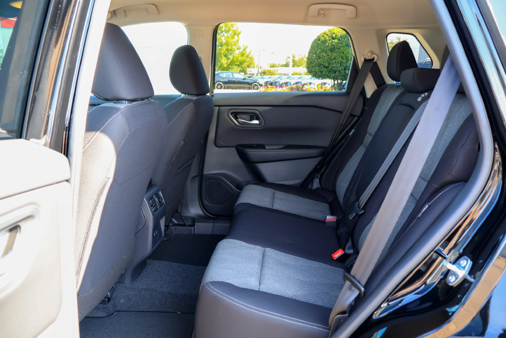 New 2026 Nissan Rogue SV FWD image 8