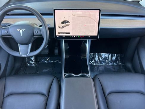 Used 2021 Tesla Model Y Long Range image 12