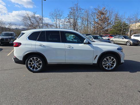 Certified 2023 BMW X5 xDrive40i w/ Premium Package image 2