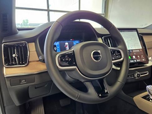 New 2026 Volvo XC90 B6 Plus w/ Protection Package Premier AWD/4WD image 38