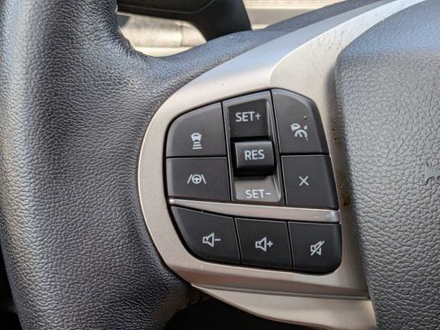 Used 2022 Ford Explorer XLT w/ Equipment Group 202A AWD/4WD image 35