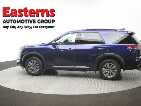Used 2025 Nissan Pathfinder SV FWD image 62
