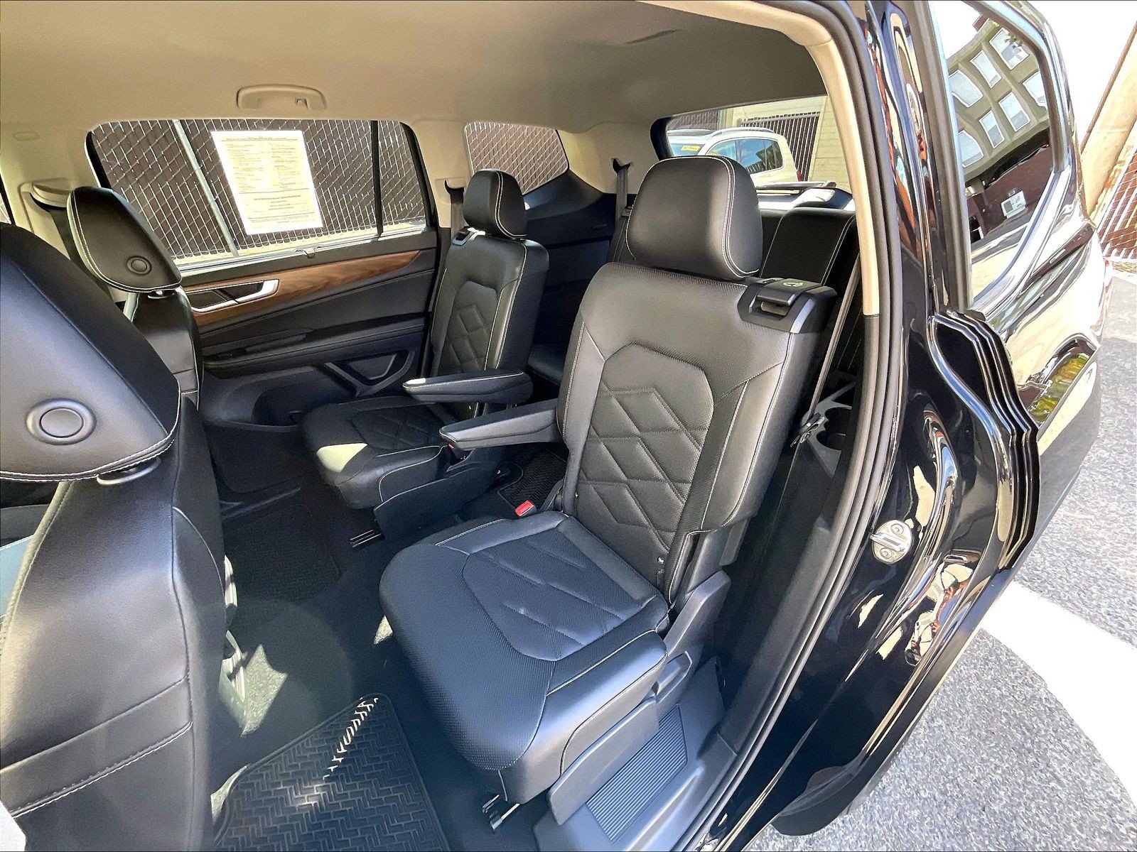 Certified 2024 Volkswagen Atlas SE FWD image 25