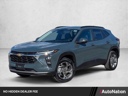 Used 2025 Chevrolet Trax LT