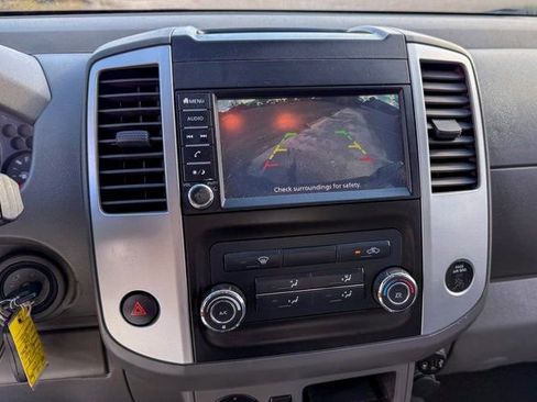 Used 2019 Nissan Frontier SV image 15