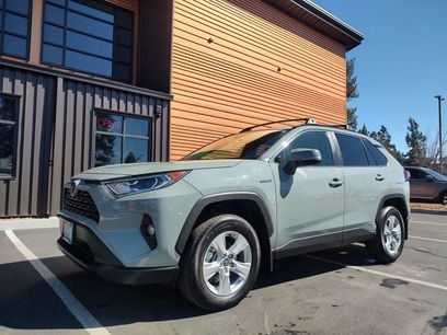 Used 2020 Toyota RAV4 XLE w/ Carpet Mat Package