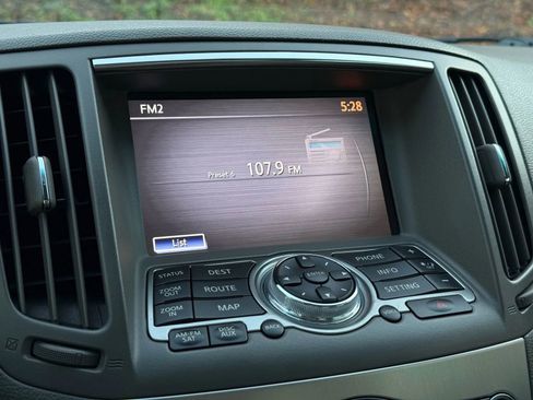 Used 2011 INFINITI G37 Journey w/ Premium Pkg image 35