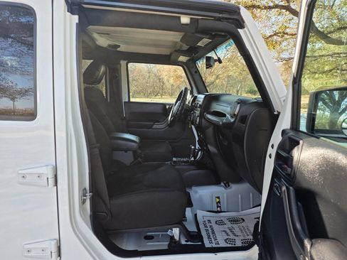 Used 2017 Jeep Wrangler Unlimited Sport w/ Quick Order Package 24S image 36