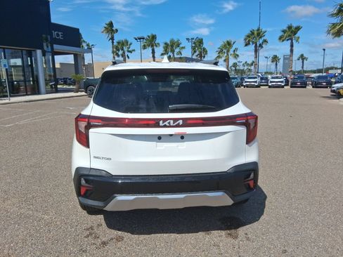 New 2026 Kia Seltos S FWD image 5