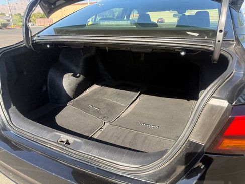 Used 2025 Nissan Altima 2.5 SV FWD image 10