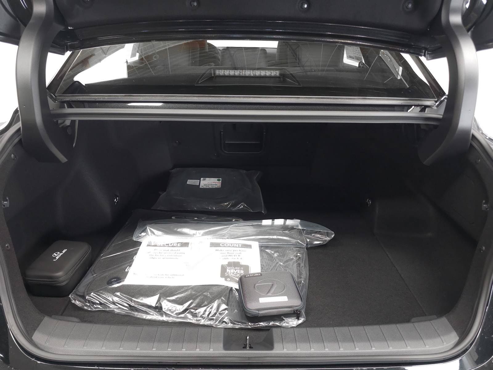 New 2026 Lexus ES 500e w/ Convenience Package AWD/4WD image 11