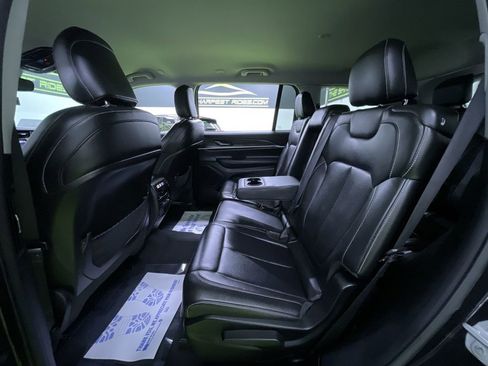 Used 2023 Jeep Grand Cherokee L Limited AWD/4WD image 28