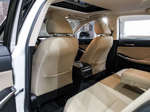 Used 2018 Lexus IS 300 w/ Comfort Package image 43