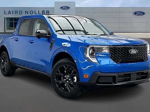 New 2026 Ford Maverick Lariat w/ Black Appearance Package image 2