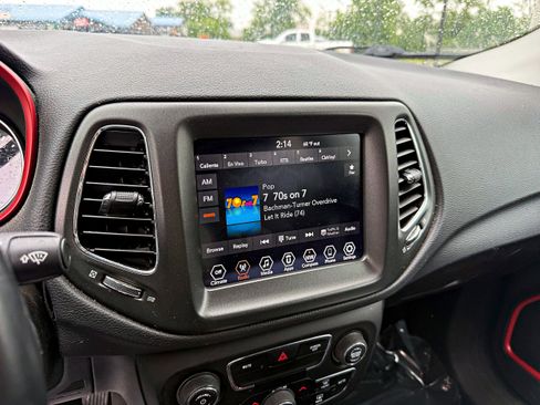 Used 2019 Jeep Compass Trailhawk AWD/4WD image 16