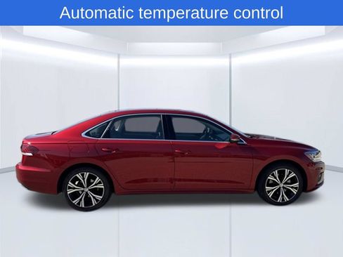 Used 2021 Volkswagen Passat 2.0T SE FWD image 2