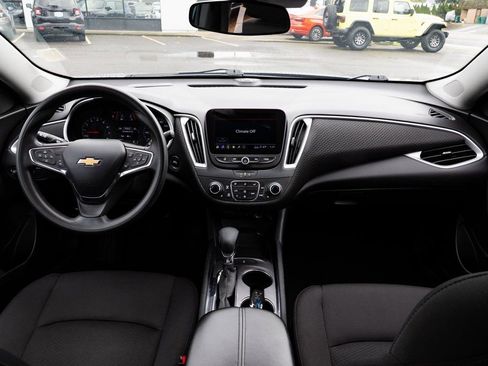 Used 2023 Chevrolet Malibu LT FWD image 8