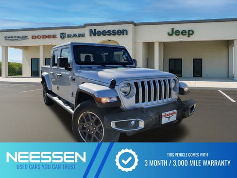 Used 2023 Jeep Gladiator Overland image 1