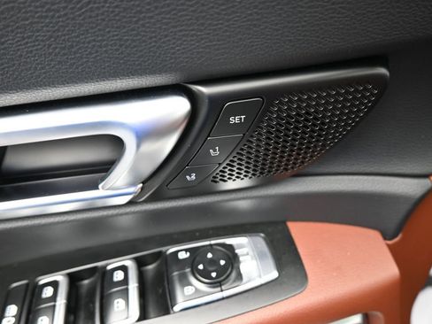 Used 2023 Kia Telluride SX FWD image 16