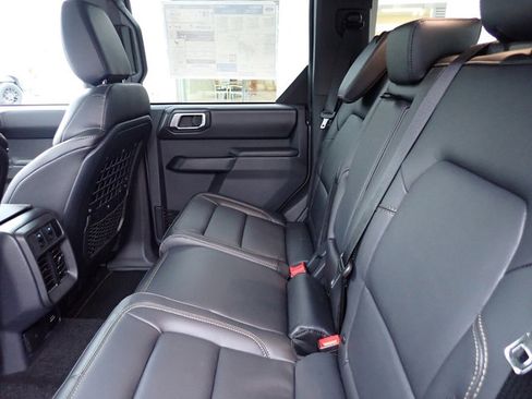 New 2025 Ford Bronco Badlands image 12