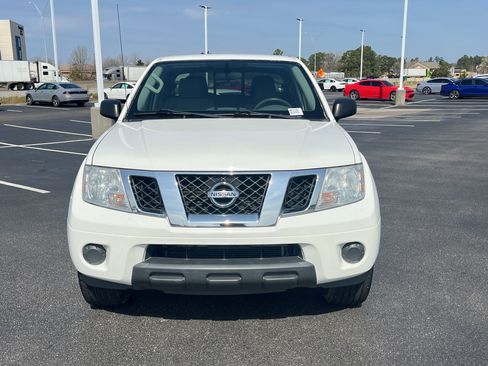 Used 2019 Nissan Frontier SV image 7