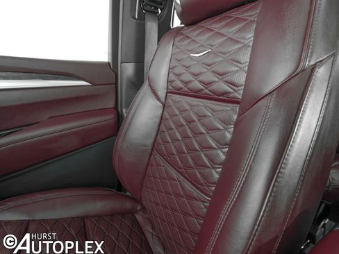 Used 2026 Cadillac Escalade Luxury w/ LPO, Floor Liner Package image 30