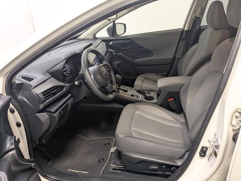 Used 2025 Subaru Crosstrek 2.5i Premium AWD/4WD image 23