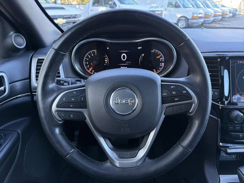 Used 2019 Jeep Grand Cherokee Limited image 18