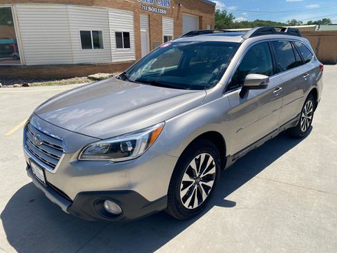 Used 2016 Subaru Outback 2.5i Limited AWD/4WD image 2