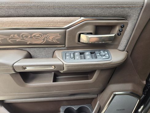 New 2026 RAM 2500 Limited AWD/4WD image 19