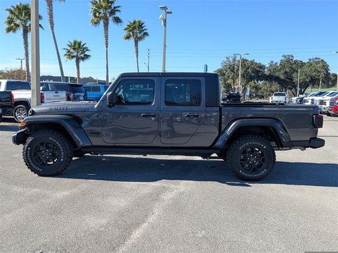 Used 2024 Jeep Gladiator Sport image 7
