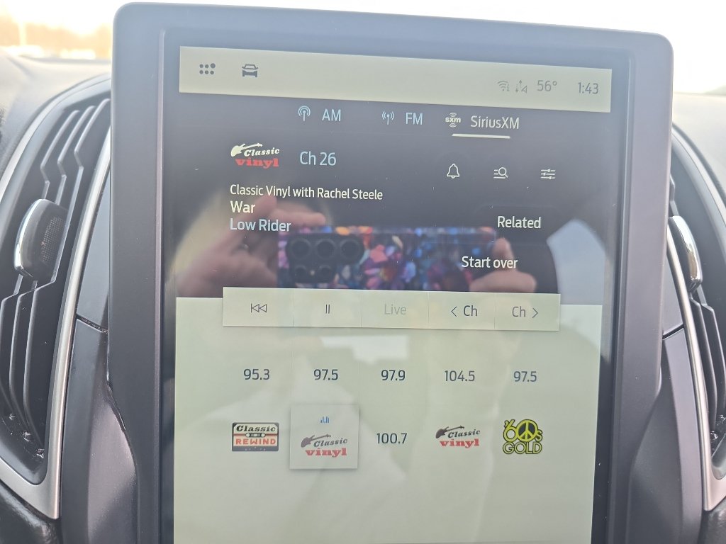 Used 2023 Ford Edge SEL AWD/4WD image 25