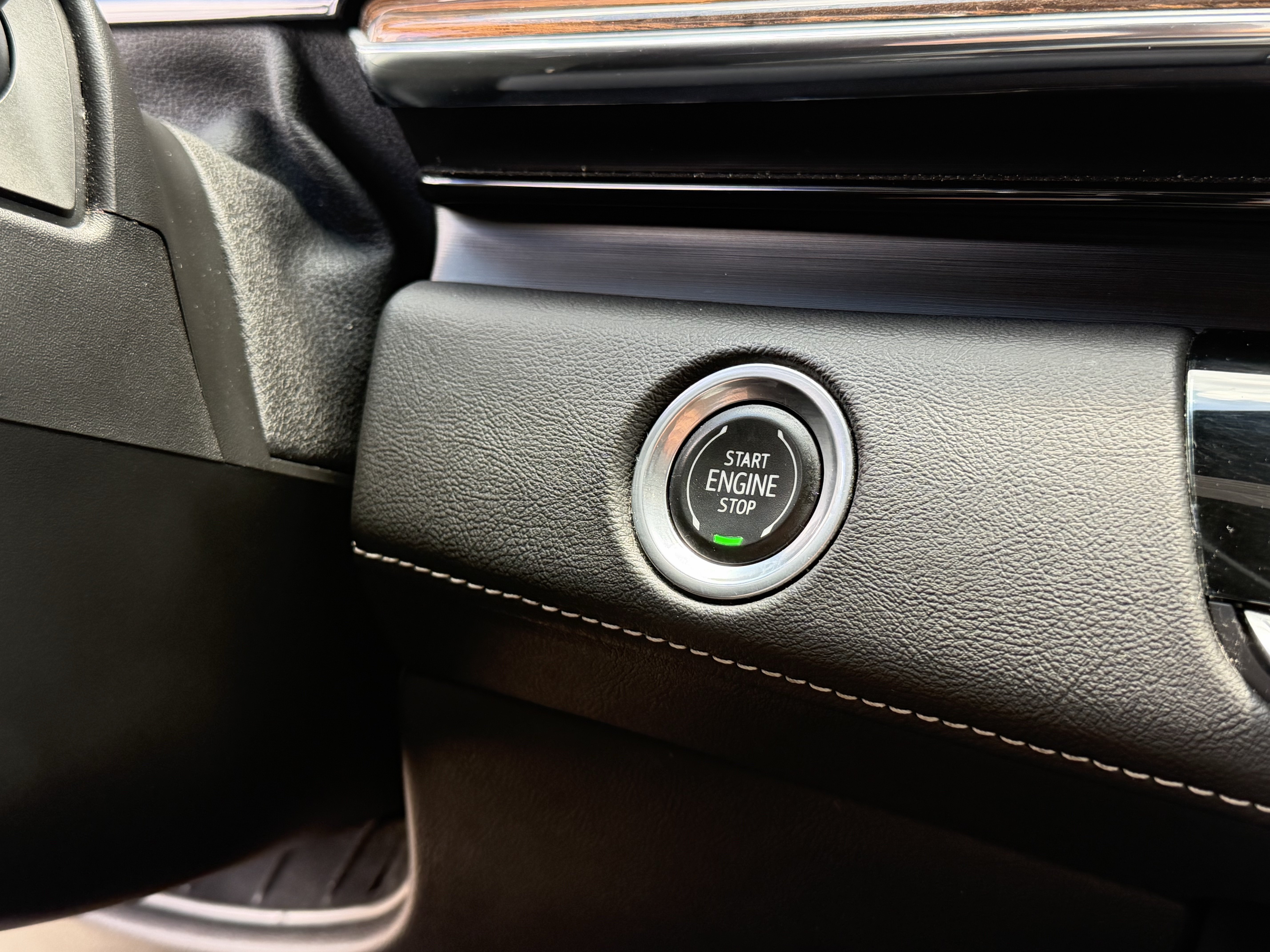 Used 2022 Cadillac Escalade Premium Luxury w/ LPO, Floor Liner Package AWD/4WD image 25