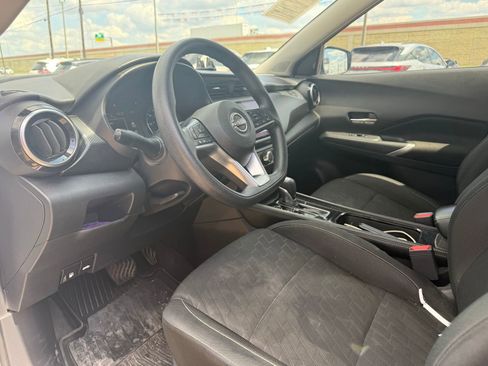 Used 2023 Nissan Kicks SV FWD image 11
