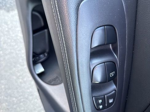 Used 2020 Nissan Pathfinder S image 13