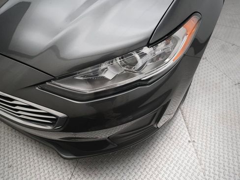 Used 2020 Ford Fusion SE image 22