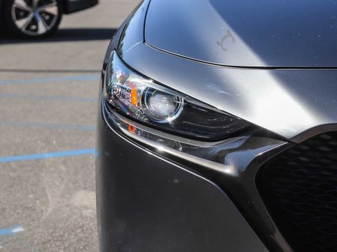 Used 2019 MAZDA MAZDA3 Hatchback FWD image 10