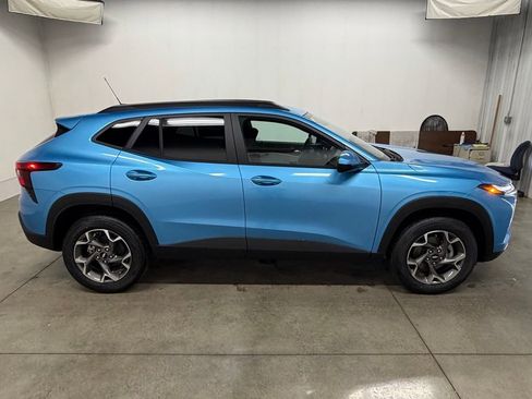 New 2026 Chevrolet Trax LT image 2