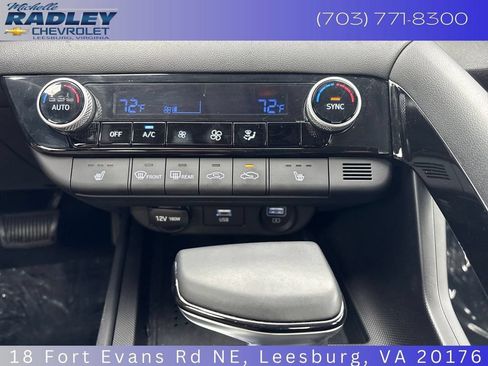 Used 2023 Hyundai Elantra SEL w/ Convenience Package FWD image 19